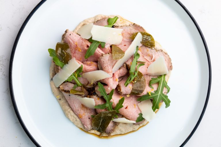vitello tonnato recept met tonnato saus en kappertjesblad