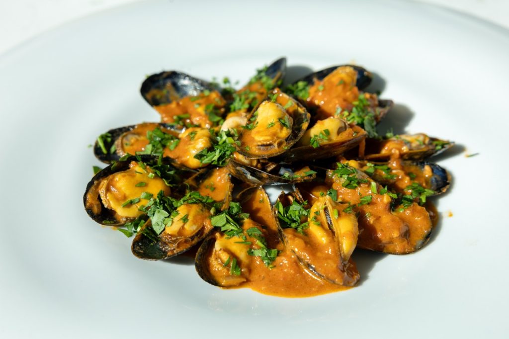 nduja mosselen recept met romige tomatensaus