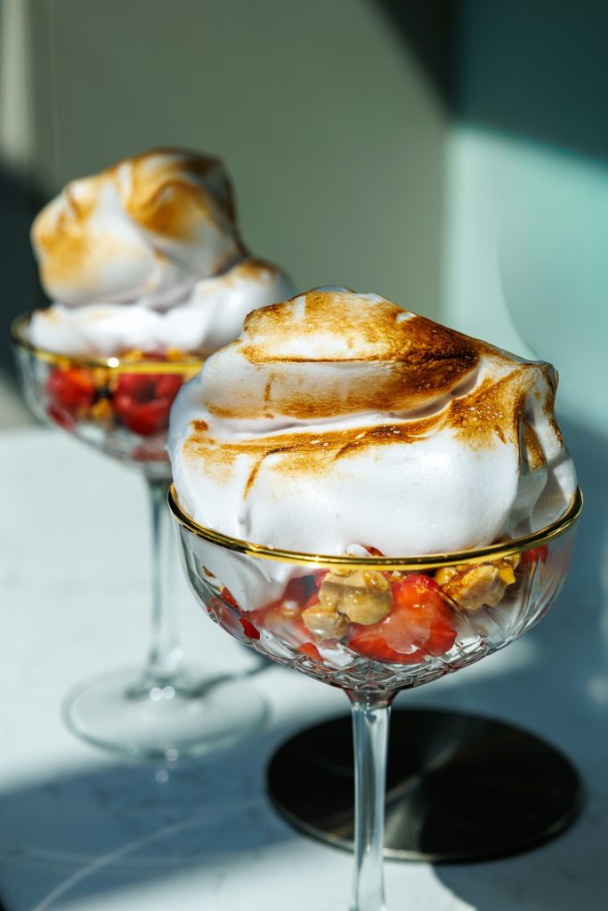 haags bluf recept met gemarineerd roodfruit en gekarameliseerde amandelen