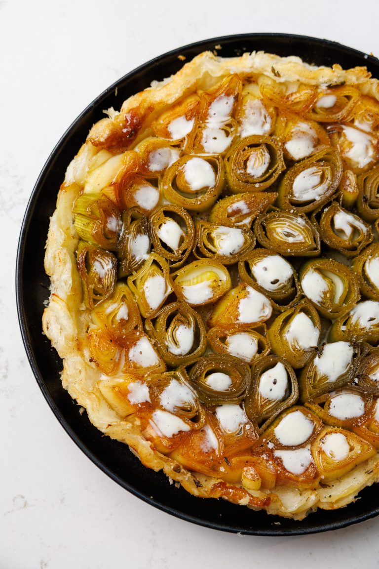 tarte tatin van prei recept met Normandische crème fraîche