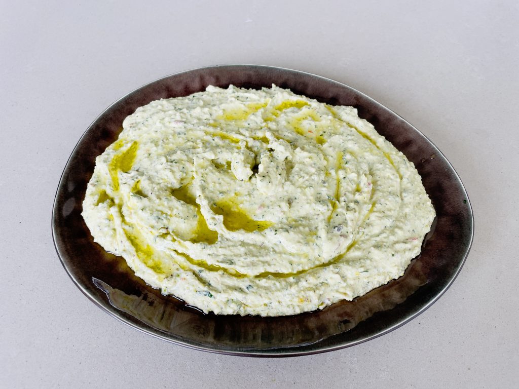 pistache-fetadip recept met koriander en citroen
