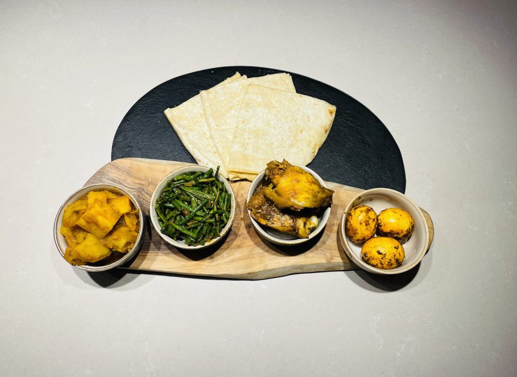 roti recept met Surinaamse kip aardappel en kousenband